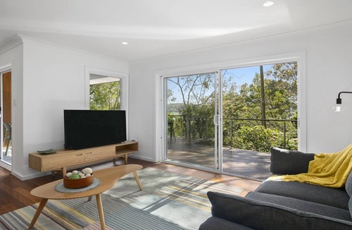 Pretty Beach Central Coast House | Bay Views, beautiful beaches and stunning bush walks in Bouddi National Park