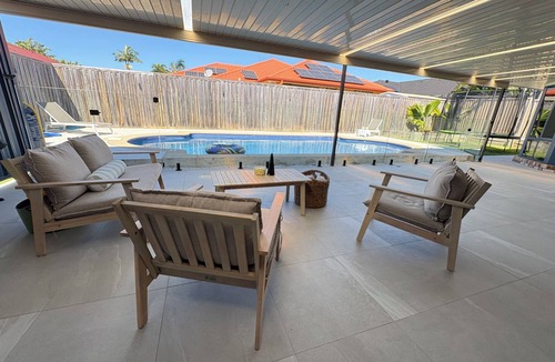 Victoria Point House | Bayside Family Escape 🌊 Pool, Trampoline & Pet Friendly