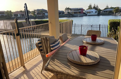 Helensvale Bed & Breakfast | Beach House on the Gold Coast Canal - Room 2