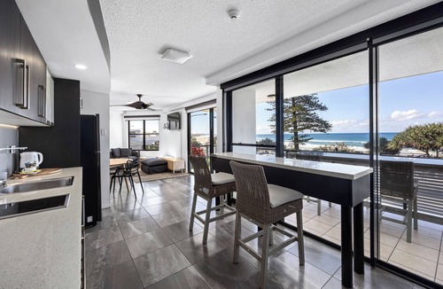 Coolum Beach Hotel | Beach Retreat Coolum