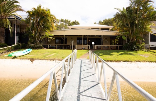 Gold Coast House | Beached At Straddie - Island retreat on Sth Stradbroke Island -boat access only