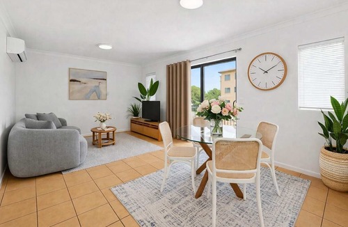 North Ward Apartment | Beachfront Apartment in Townsville 1BR on The Strand with Pool and Parking