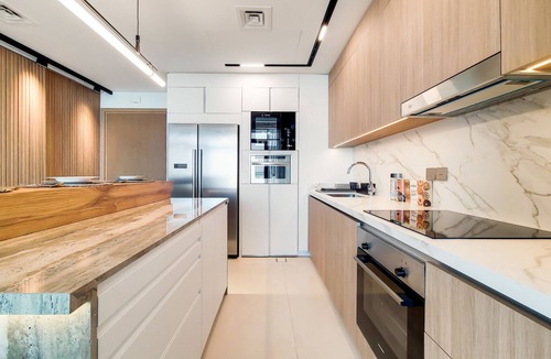 Dubai Marina Apartment | Beachfront Luxury App. Palm & See View - Pool & Privet Beach Family