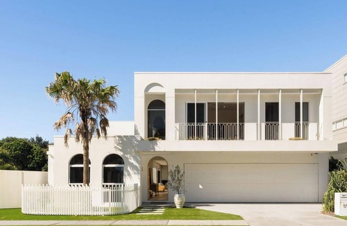 Kingscliff House | Beachfront Mediterranean Retreat