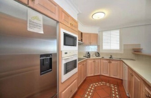 Broadbeach House | Beachfront two storey penthouse apartment. Family friendly. Spectacular views!