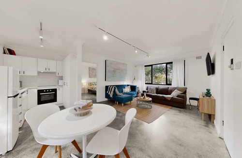 Cronulla Apartment | Beachside 1-Bed Retreat with Parking Cronulla