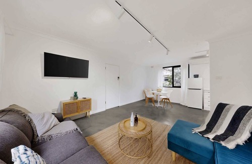 Cronulla Apartment | Beachside 1-Bed Retreat with Parking Cronulla