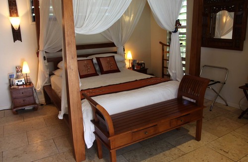 Newell Bed & Breakfast | Beachside Bali inspired tropical retreat with large heated Saltwater pool.