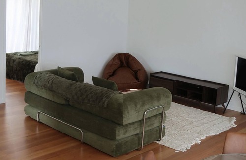 Kangaroo Point Apartment | Beautiful Apartment by the Cliff and the river