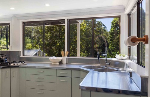 Conondale House | Belgowlah : Off Grid Peaceful Rural Escape for 6