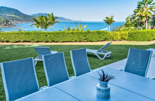 Hamilton Island Apartment | Bella Vista East 3 Luxury Ocean Views Large Flat Grassed Area And Buggy