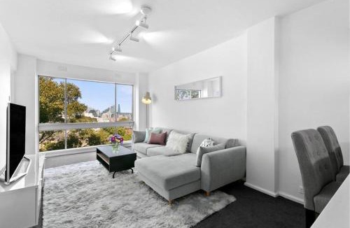 Neutral Bay Apartment | BEN73 - Harbour View 1 Bedroom Apartment
