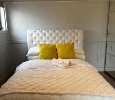 Rhodes House | BEST home! YOUR new FAVOURITE! Book Now!