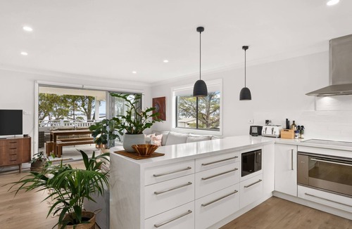 Sanctuary Point House | Bliss on the Basin by Book Jervis Bay - Water views