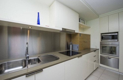 Nelly Bay Apartment | Blue on Blue Apartment 813