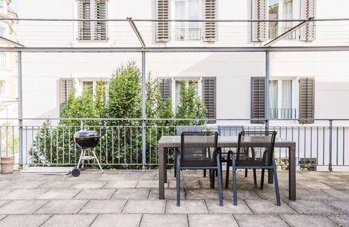 Oberstrass Apartment | Blueground | Oberstrass, rooftop, kitchen