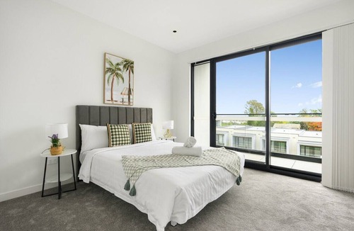 Box Hill House | Brand New Family Home for 10 | Boxhill
