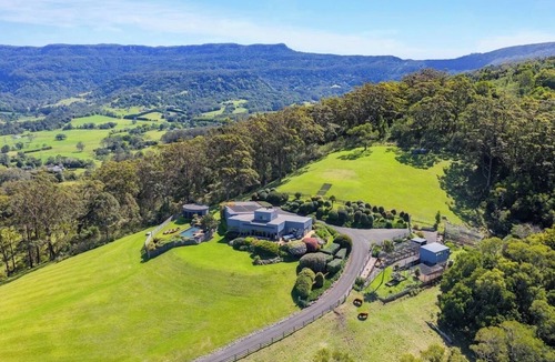 Foxground House | Breathtaking Views, Privacy & Luxury Perfect for family’s, retreats and getaways