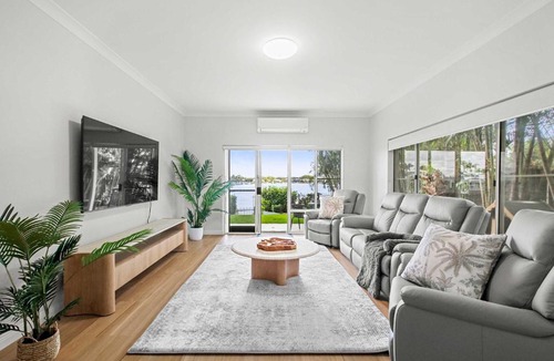 Banksia Beach House | Bribie Waterfront Retreat - Pontoon Pool & Kayaks