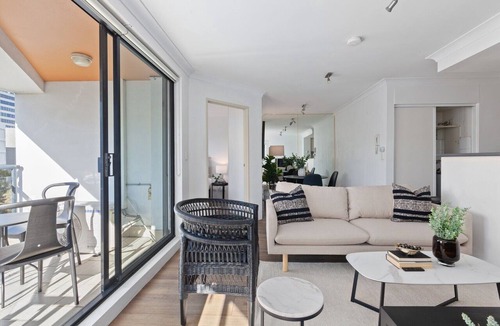 Surry Hills Apartment | Bright 2-Bed Surry Hills Apartment with Balcony