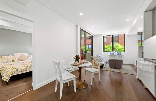Roseville Apartment | Bright Apt Prime Location Near Station & Chatswood