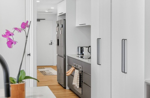 Southport Apartment | Broadwater & Ocean Views 2BR Apartment Southport