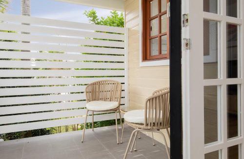 Merewether Apartment | Buchanan Hideout - Cosy Bungalow by Merewether Beach