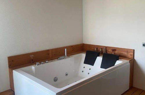 Bulle Apartment | Bulle de rêve jacuzzi