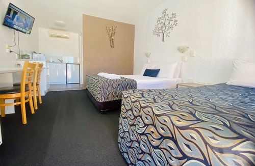 Bundaberg West Hotel | Bundaberg Spanish Motor Inn