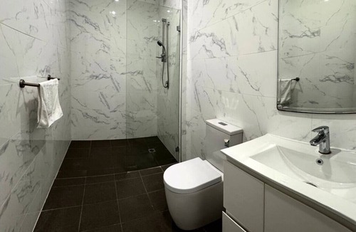 Burwood Apartment | Burwood 2Br Lovely Apartment Near Train Station