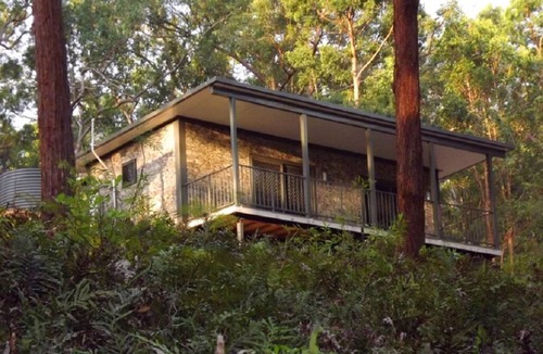 Boyland Villa | Bushland serenity couples escape
