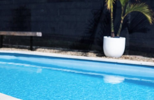 Mount Warrigal House | Casa Blanca - Lakeside Luxury