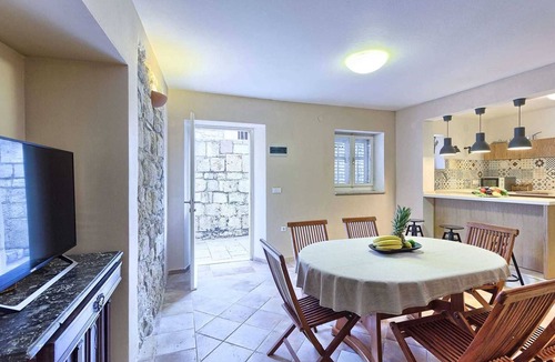 Podobuce Villa | Casa Garden - six bedroom house for 12 guests, heated pool and close to beaches by MyWaycation