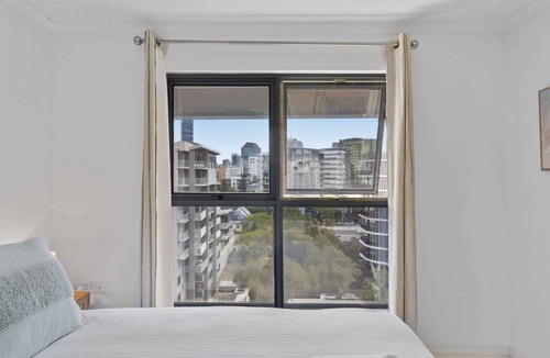 Kangaroo Point Apartment | Central Studio in Kangaroo Point