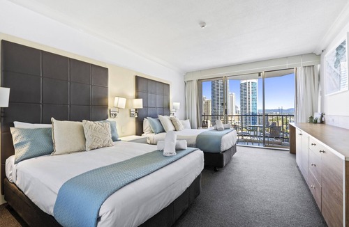 Surfers Paradise Apartment | Central Twin Apartment with Ocean View - Q-Stay