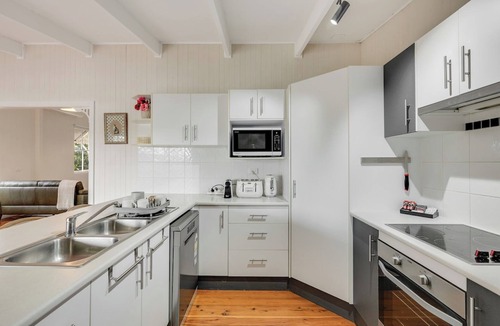 East Toowoomba House | Charming & Cozy Cottage Retreat in East Toowoomba