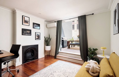 Darlinghurst House | Charming Terrace house close to CBD/5 Min to Train
