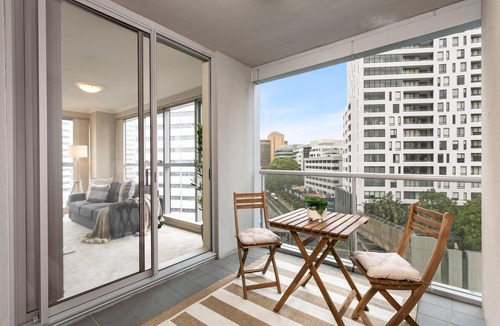 Chatswood Apartment | Chatswood- HELP5 Help Street - Modern Building - Close to Everything!
