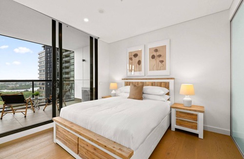 Wentworth Point Apartment | Chic 1-Bed with Pool by River, Ferry & Amenities
