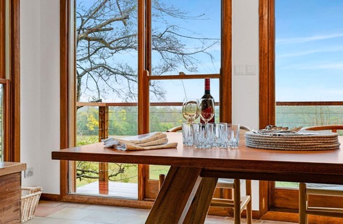 Bilpin Cottage | CHRISTOPHERS COTTAGE - the quintessential mountains retreat - SPECIALS ON NOW !