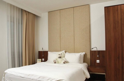 Phu Nhuan Hotel | Cityhouse - Emerald