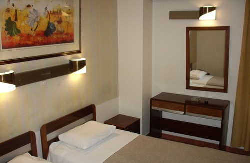 Omonia Hotel | Claridge Hotel