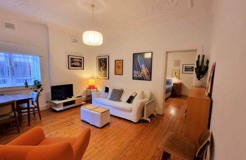Bondi Beach Apartment | Classic Bondi 1 bed a few steps from the beach
