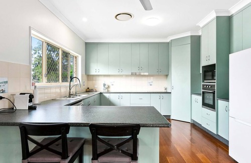 Traviston House | Coastal Bliss - 3 Beds Holiday House