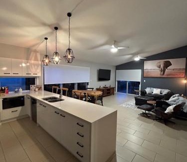 Caloundra West House | Coastal family friendly home
