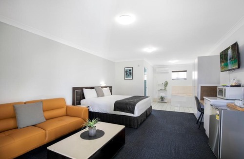 Carseldine Hotel | Comfort Inn North Brisbane