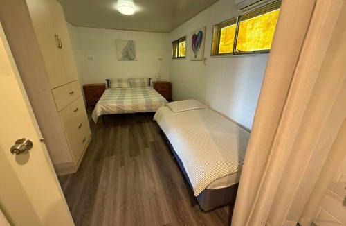 Bowen Apartment | Comfortable studio in Bowen 4805