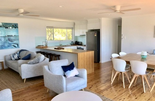 Macmasters Beach House | Comfy, completely refurbished family beach house with ocean views & walk to beac
