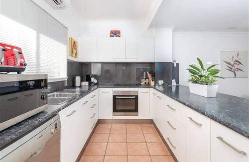 Port Douglas House | Complete 2 bed townhouse 200 metre from beach - your home away from home