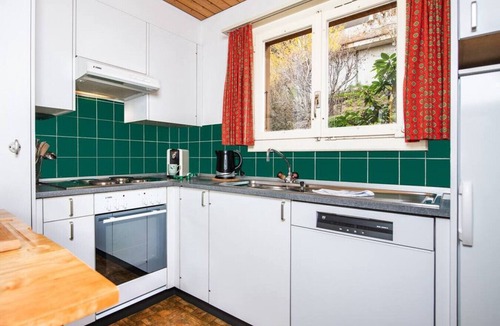 Aeschlen ob Gunten Apartment | Concierge, Lake Thun/Alps Scenic Views by SwissHut